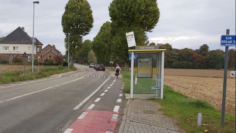 De N221 in Overlaar - Hoegaarden