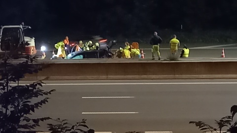 De vrouw wordt uit haar wagen bevrijd op de E40 tussen Heverlee en Bertem